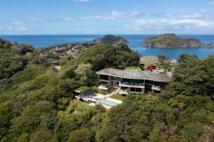 Příroda nedaleko vily