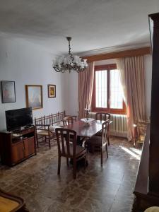 Et tv og/eller underholdning på Magdeleine Village