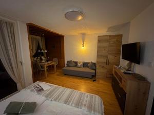 Et tv og/eller underholdning på Seefelder Hirsch