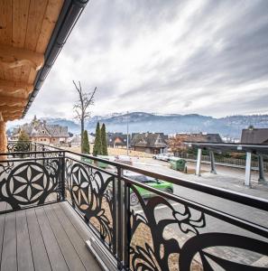 En generel udsigt til bjerge eller udsigt til bjerge taget fra lejlighedshotellet