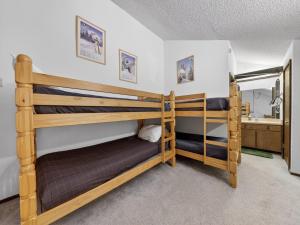 Postel nebo postele na pokoji v ubytování Brianwood_Ski-in_Ski-out- #39