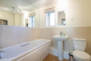 Et badeværelse på 2 Bed in Tetbury oc-l34108