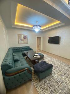 TV/trung tâm giải trí tại Crown apartment