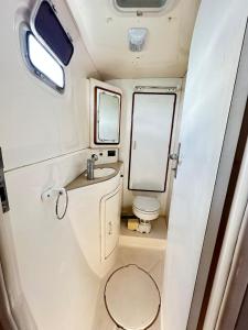 Koupelna v ubytování Itusca catamaran charter