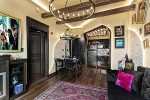 Et opholdsområde på Apartment w 4 Beds Near I-Drive