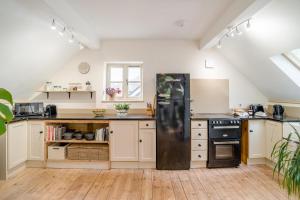 Køkken eller tekøkken på 2 Bed in Longhope oc-n34144