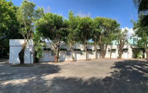 Tòa nhà nơi khách sạn tọa lạc