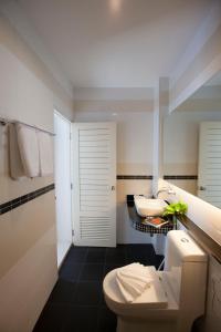 Koupelna v ubytování The Elysium Residence - SHA Extra Plus