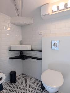 Ένα μπάνιο στο Place de la Bouquerie - Joli duplex