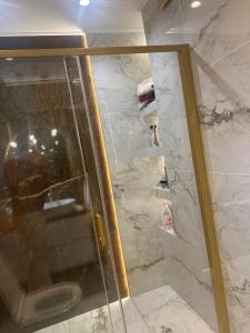 Koupelna v ubytování AMBER Pensjonat LOTNISKO PARKINg