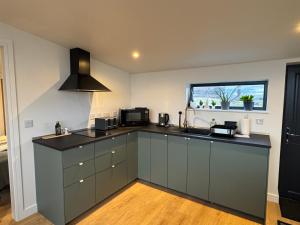 Kuchyň nebo kuchyňský kout v ubytování Bonnie Brae Croft Bothies + 54 fotografií