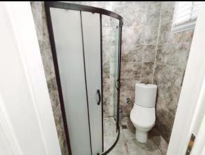 Et badeværelse på Ayasofya Bella Vista APART + 6 billeder