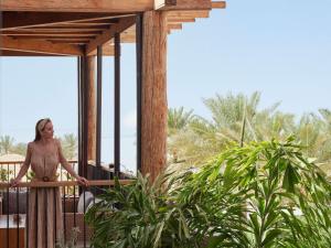 En balkon eller terrasse på Mövenpick Resort & Spa Tala Bay Aqaba