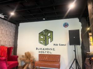 Khu vực ghế ngồi tại Blockhouse Samui