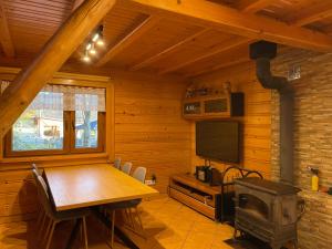 Køkken eller tekøkken på Domek Nad Stawem I