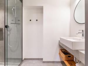 O baie la Leni Top 1 +40 fotografii