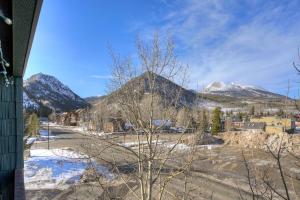 Nespecifikovaný výhled na hory nebo výhled na hory při pohledu z apartmánu