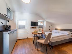 Η κουζίνα ή μικρή κουζίνα στο Leni Top 4