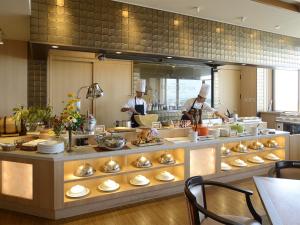 Mad på hotellet eller i nærheden + 76 billeder