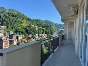 En generel udsigt til bjerge eller udsigt til bjerge taget fra lejligheden