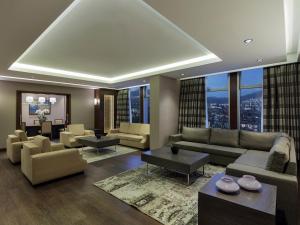 Posezení v ubytování Movenpick Hotel Malatya