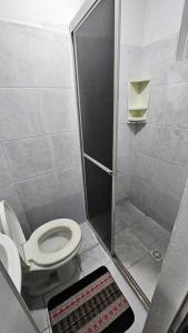 Phòng tắm tại Casa com 1 Quarto e Garage - Alto da Cruz, Camaçari