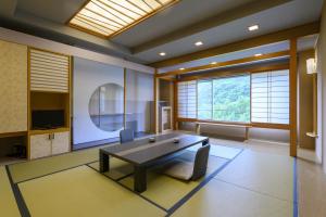 Μια τηλεόραση ή/και κέντρο ψυχαγωγίας στο Takamiya Hotel Lucent