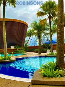 Swimmingpoolen hos eller tæt på Apartments at Berjaya Times Square KL by Robinsons