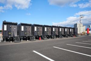 Bygningen som hotellet ligger i + 16 billeder