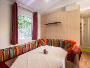 Posezení v ubytování Mobil home 6 pers avec terrasse à Fenouillet - API-1-52-314