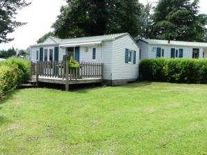 Vườn quanh Mobil-home confortable avec terrasse à Bieuzy - API-1-52-1307