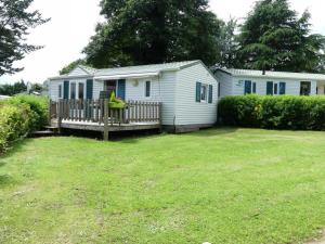 Vườn quanh Mobil-home confortable avec terrasse à Bieuzy - API-1-52-1307