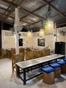 Μια τηλεόραση ή/και κέντρο ψυχαγωγίας στο Haad Chao Phao Resort