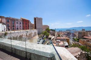 vista sulla città dal tetto di un edificio di Bianca Dimora a Cagliari