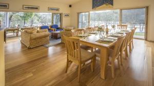 Et opholdsområde på Atlantis on lake conjola + 13 billeder