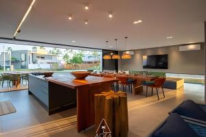 Et tv og/eller underholdning på Luxo na Praia do Marceneiro