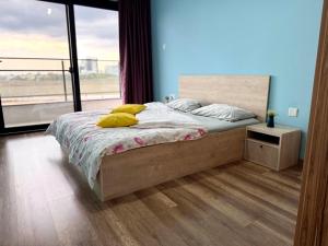 Postel nebo postele na pokoji v ubytování Nice Flat in Caesar Resort + 50 fotografií