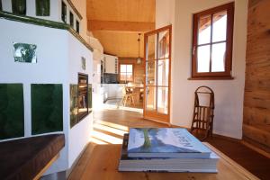 Kuchyň nebo kuchyňský kout v ubytování Family Retreat Maria Alm + 23 fotografií