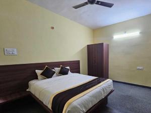 Giường trong phòng chung tại POP 84155F The Pride +21 ảnh