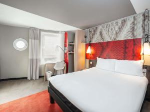 En eller flere senge i et værelse på ibis Portsmouth + 160 billeder