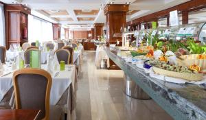 Restaurant o un lloc per menjar a Hotel Vallemar