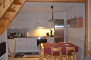 Køkken eller tekøkken på Castillo Teerenpesue B 16 + 28 billeder