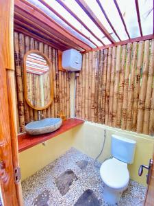 Koupelna v ubytování Lajolla Waterfall Resort