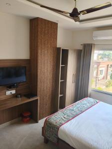 Μια τηλεόραση ή/και κέντρο ψυχαγωγίας στο Samraddh Palace