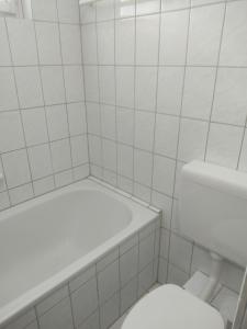 Afbeelding uit fotogalerij van Ganze Wohnung mit privatem Balkon in Gelsenkirchen