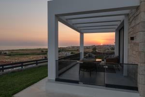 Příroda nedaleko vily + 67 fotografií