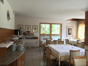 Restaurace v ubytování Garni Enrosadira
