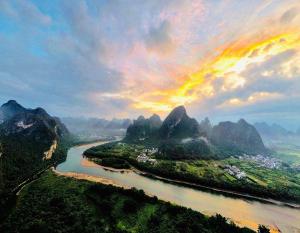 Naturlandskabet i nærheden af hotellet + 51 billeder