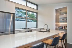 Køkken eller tekøkken på Beeches - Downtown Queenstown in Luxury