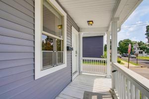 Ban công/sân hiên tại Quiet & Spacious Home Near Downtown